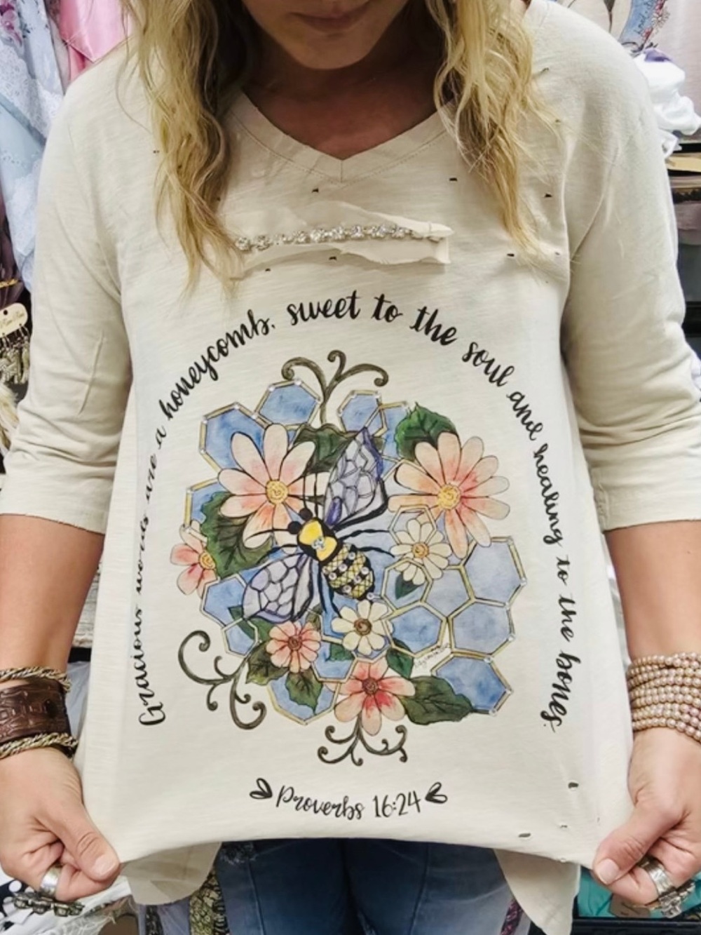 A Rare Bird Kind Words Bee Graphic Top NWT 100% Cotton S/M